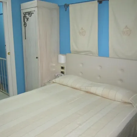 Palazzo Reginella Aparthotel Bovalino Marina Kamer foto