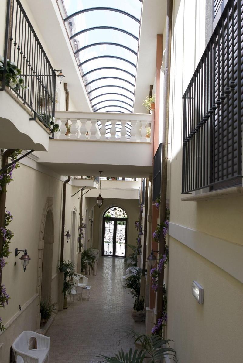 Palazzo Reginella Aparthotel Bovalino Marina